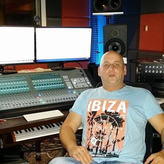 DJ Adrian Studio